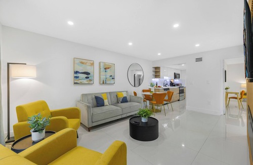 Coral Way House | 10 BEDS, 4 BATHS, Sleep 16 in the most Prime Location in Miami!