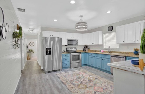 Tampa Heights House | 10 beds! Large home for groups & multiple families! PETS OK!