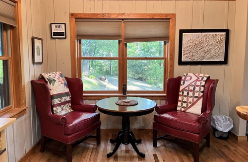 Bryson City Cabin | 10% Discount Avlb; On Mountain; Smokies. Hike/Fish/Raft/Ski.