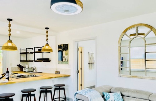 Croissant Park Cottage | 10% Gorgeous Cottage close to Downtown & Fort Lauderdale beach