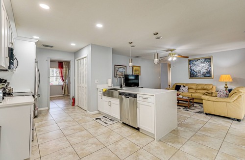 Lutz House | 10 Mi to Adventure Island: Home w/Fenced Yard!