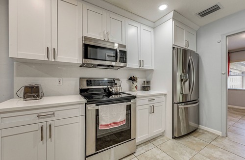 Lutz House | 10 Mi to Adventure Island: Home w/Fenced Yard!
