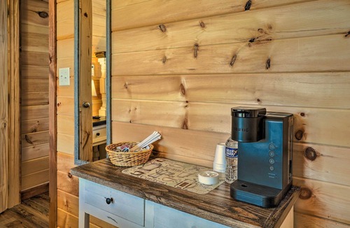 Trenton Cottage | 10 Mi to Drive-in: Lakefront Trenton Cabin!
