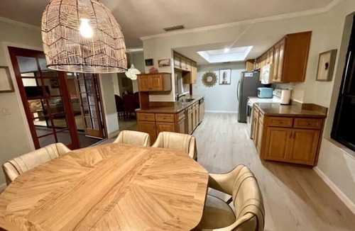 Palm Harbor House | 10 min from beach access, sleeps 10 private dock