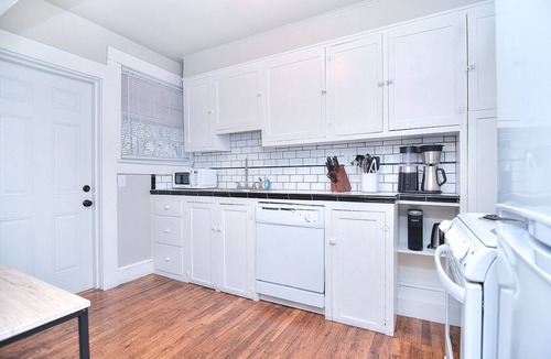 Shelby House | 10 min Walk to Uptown Shelby, Historic, parking!