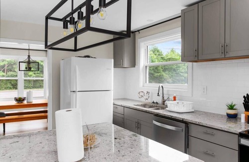 Birmingham House | 10 Mins to Downtown! Modern in Magic City- Unit A