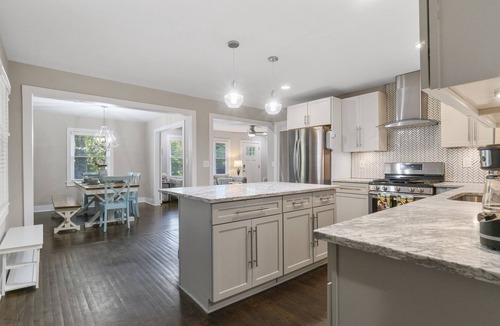 Candler-McAfee House | 10 minute drive Downtown - HOT TUB - Rainfall shower