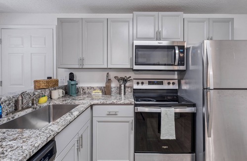 Johnson City Apartment | 10 minutes to downtown Johnson City