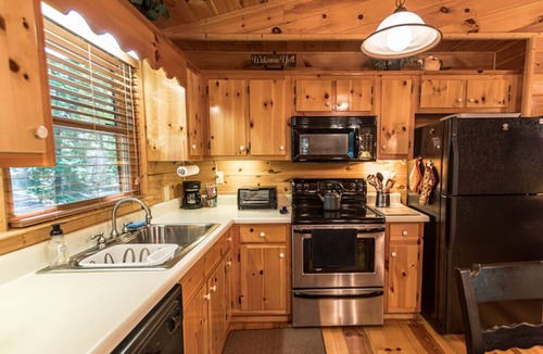 Blue Ridge Cabin | 10 Minutes to Downtown Blue Ridge - Sleeps 4