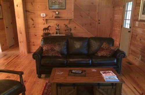 Columbus Cabin | 10 minutes to TIEC! Retreat to this secluded log cabin surrounded by nature.