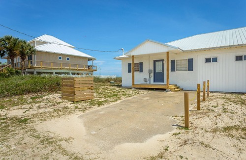 East End House | 10% off all remaining July weeks! ON THE BEACH, 2bed/1bath, ground level.