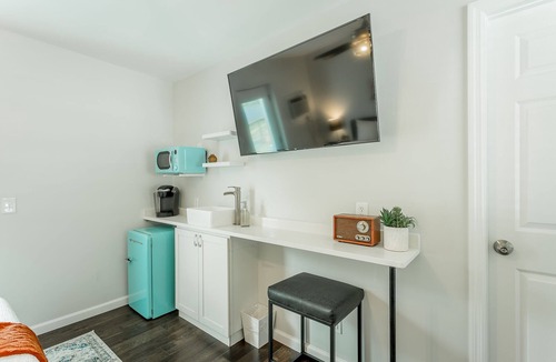 Chattanooga Cabin | 10: The Jacobsen Room - A PMI Scenic City Vacation Rental