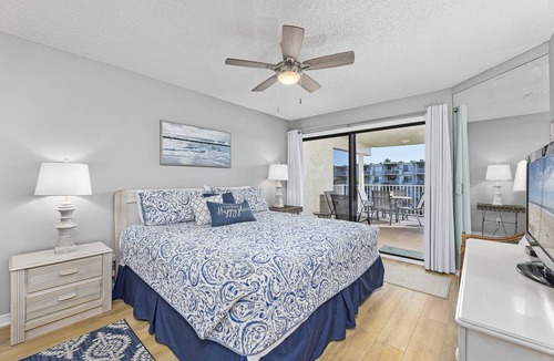 Butler Beach Condo | 100 m² Condo ∙ 3 bedrooms ∙ 8 guests