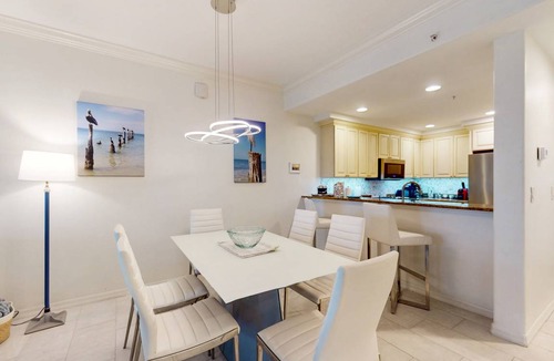 Redevelopment Area Condo | 101 m² Condo ∙ 2 bedrooms ∙ 4 guests