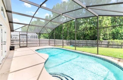 Thousand Oaks House | 102 Getaway Villa 4 bed with pool near Disney