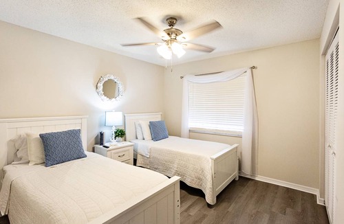 Naples Condo | 102 m² Condo ∙ 2 bedrooms ∙ 4 guests