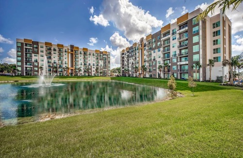 Miami Gardens Condo | 102 m² Condo ∙ 2 bedrooms ∙ 4 guests