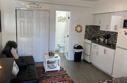 Parkside Apartment | 105 Cozy Budget Studio Fully Equipped at Hollywood