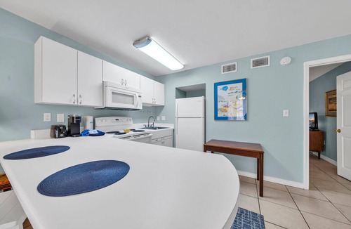 Fort Walton Beach Condo | 105 Tropical Isle Cozy Gulfside Condo ~ Beach Svc Included ~ JULY SALE