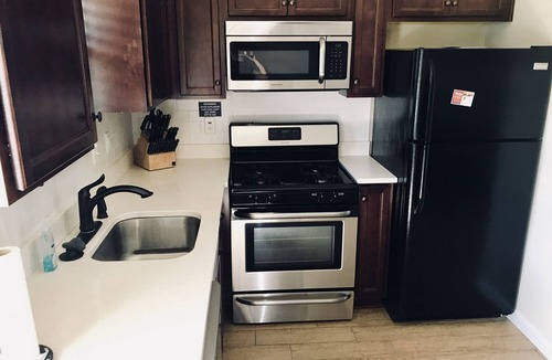 Hollister House | (106B) Blue Heron Getaway 2 bedroom 1.5 bathrooms