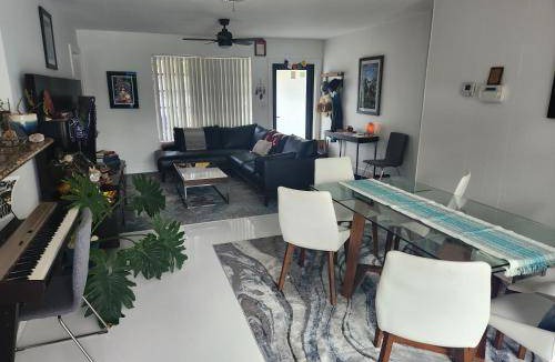 Coral Ridge Isles Apartment | 107 m² Apartment ∙ 2 bedrooms ∙ 6 guests