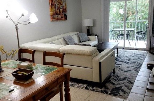 Palm River Estates Condo | 108 m² Condo ∙ 2 bedrooms ∙ 4 guests