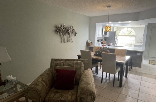 Gleneagles Condo | 108 m² Condo ∙ 2 bedrooms ∙ 6 guests