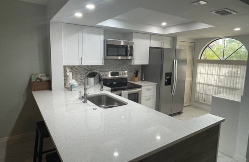 Gleneagles Condo | 108 m² Condo ∙ 2 bedrooms ∙ 6 guests