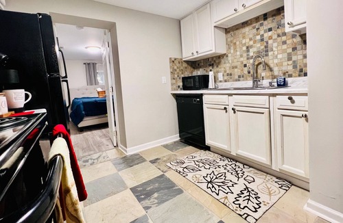 Pittsburgh Apartment | 1087 Windsor