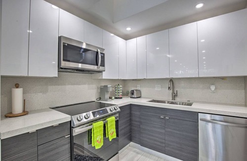 Beverly Heights Apartment | 109 m² Apartment ∙ 2 bedrooms ∙ 6 guests