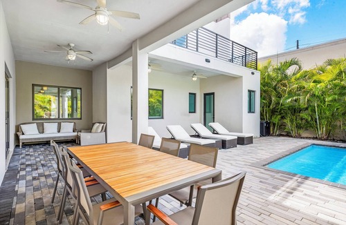 Glenvar Heights House | 10BR Modern Spacious New Villa, Pool, Games & Grill