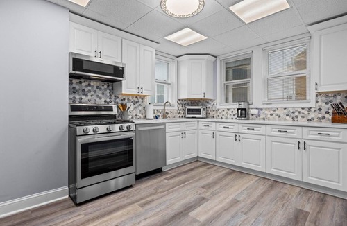 Cape May - Wildwood House | 10BR WW Victorian Beach House - Sleeps 30!