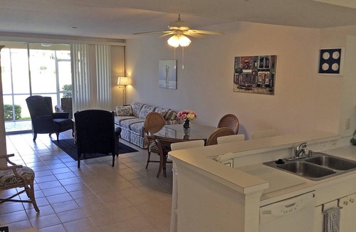 Naples Apartment | 111 m² Apartment ∙ 2 bedrooms ∙ 4 guests