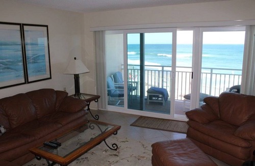 Satellite Beach Condo | 111 m² Condo ∙ 2 bedrooms ∙ 5 guests