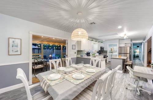 North River Shores House | 112 m² House ∙ 3 bedrooms ∙ 8 guests