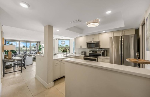 Vanderbilt Beach Condo | 114 m² Condo ∙ 2 bedrooms ∙ 4 guests