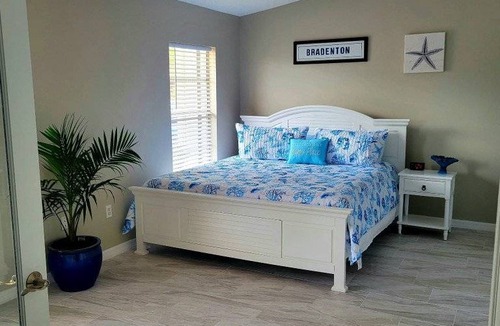Bradenton Villa | 114 m² Villa ∙ 3 bedrooms ∙ 6 guests