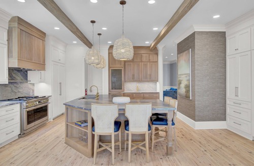 Isle of Palms House | 114 Ocean Boulevard by AvantStay | Beachfront | Infinity Pool | Basketball Court