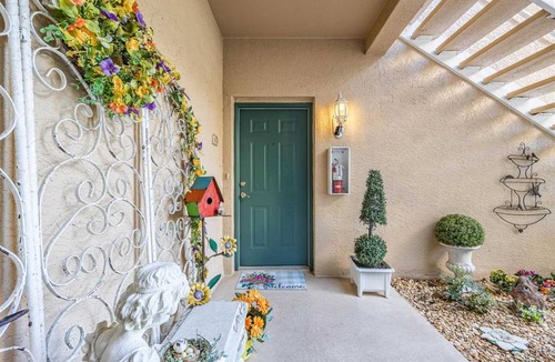 Cypress Lake Condo | 117 m² Condo ∙ 2 bedrooms ∙ 4 guests