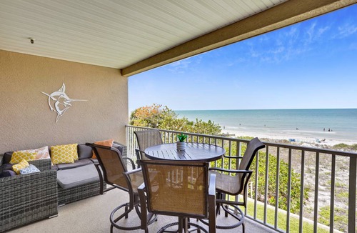 Independence Square Condo | 119 m² Condo ∙ 2 bedrooms ∙ 8 guests