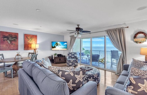 Independence Square Condo | 119 m² Condo ∙ 2 bedrooms ∙ 8 guests