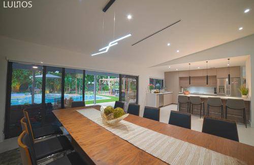Richmond West Villa | 12 m² Villa ∙ 7 bedrooms ∙ 12 guests
