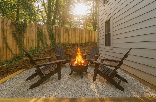 Buckhead House | 12 min downtown, firepit, Gameroom & Theater-room