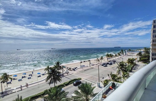 Central Beach Condo | 1201 W S 1 Bedroom Condo by RedAwning
