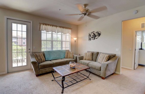 Majestic Palms Condo | 121 m² Condo ∙ 3 bedrooms ∙ 6 guests