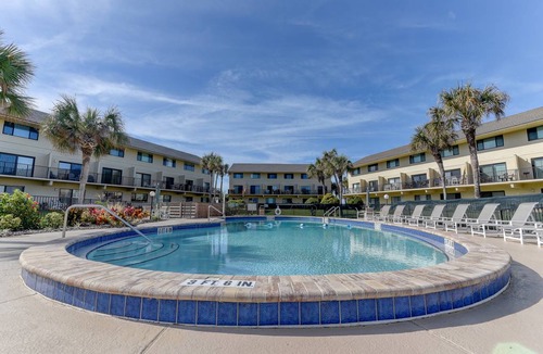 Crescent Beach Condo | 121 m² Condo ∙ 2 bedrooms ∙ 6 guests