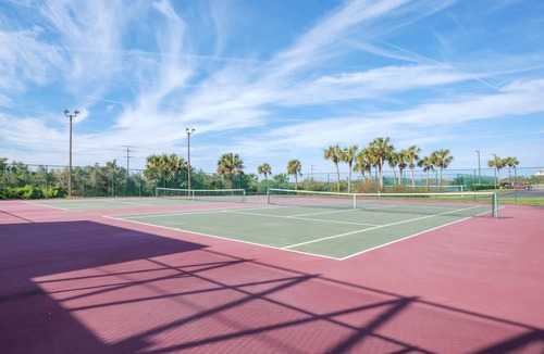 Crescent Beach Condo | 121 m² Condo ∙ 2 bedrooms ∙ 6 guests