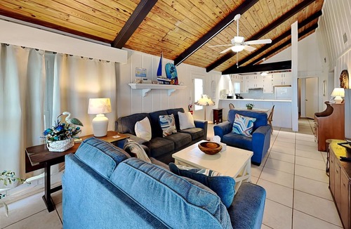 Painters Hill House | 121 m² House ∙ 3 bedrooms ∙ 6 guests