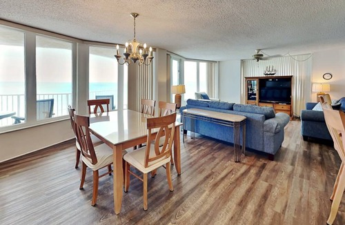 Daytona Beach Shores Condo | 124 m² Condo ∙ 3 bedrooms ∙ 9 guests