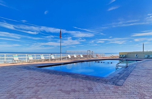 Daytona Beach Shores Condo | 124 m² Condo ∙ 2 bedrooms ∙ 5 guests